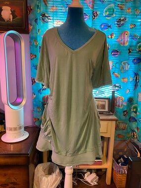 Women's Sage Green V-Neck Tunic Top